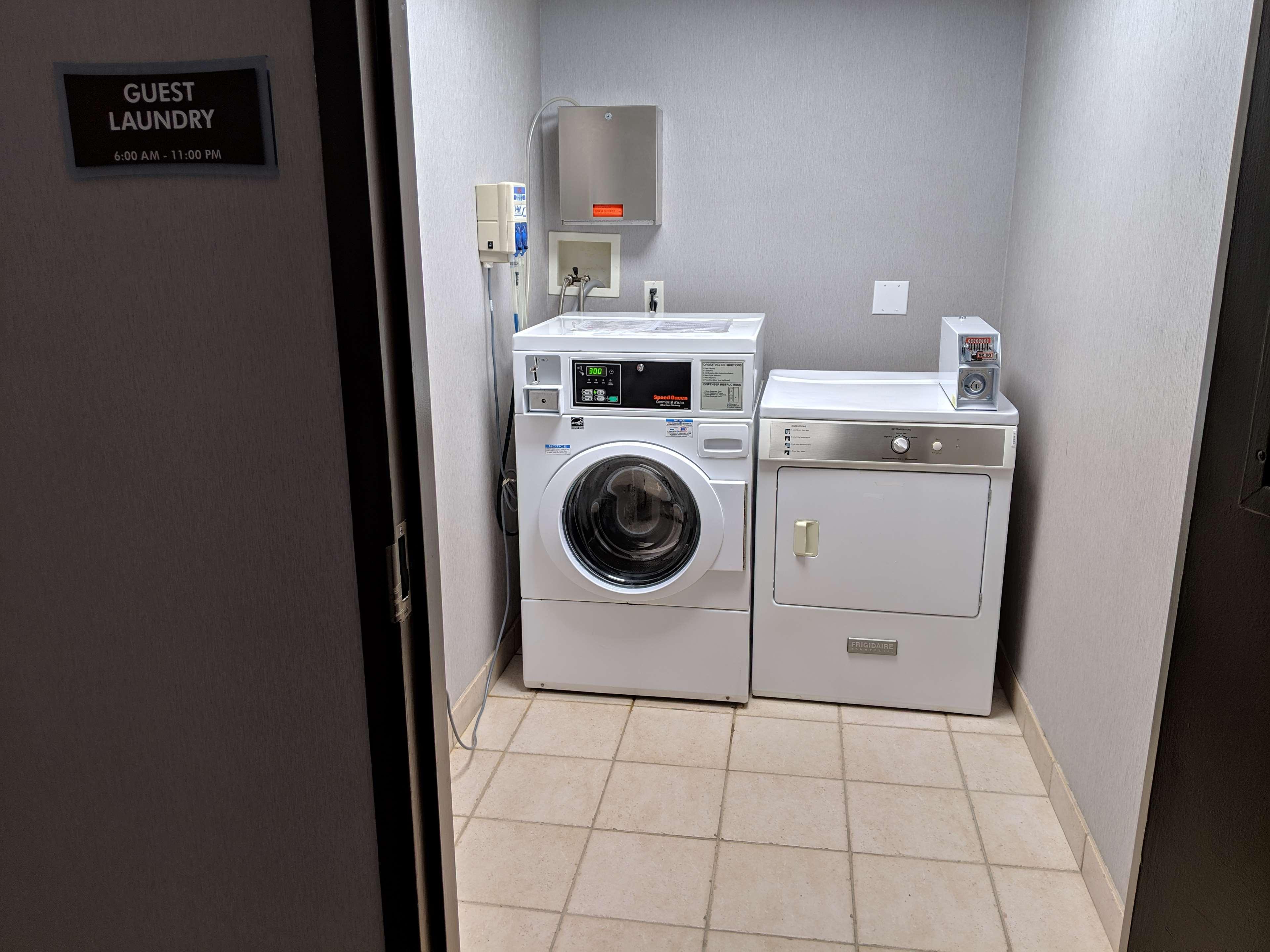 Best Western Plus Hanes Mall Winston-Salem Eksteriør bilde